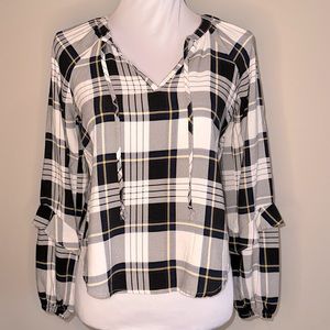 Polly & Esther long sleeve plaid v-neck top XS